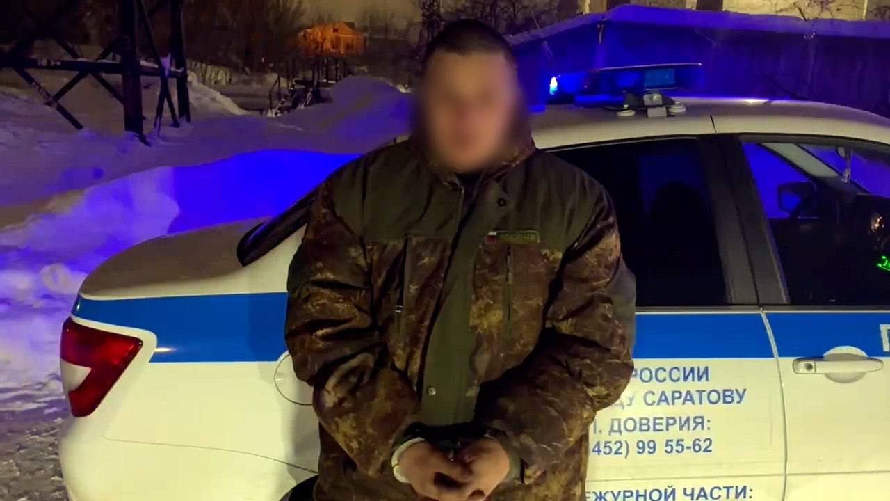 Саратовец с наркотиками попытался сбежать от полиции и врезался в припаркованную «семерку»